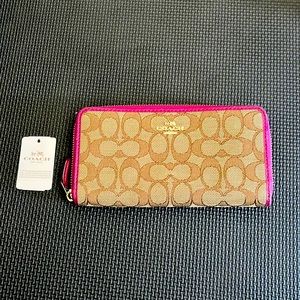 Coach wallet, new and unused